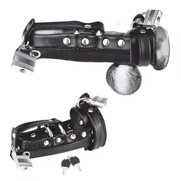 Gusta crna obrijana čednost za penis na bravi