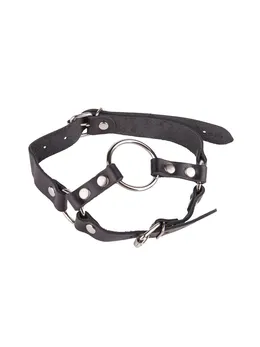 Geg sa prstenom je crn -