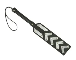 Crni šamar sa umetcima koji imitiraju metal