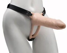 Šuplji falloprotez na remenima sa zakovicama 18 cm.