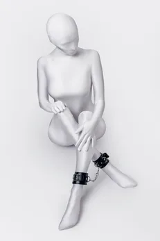 Ponogi Anonymo # 0153, PU koža, crna, 26,5 cm