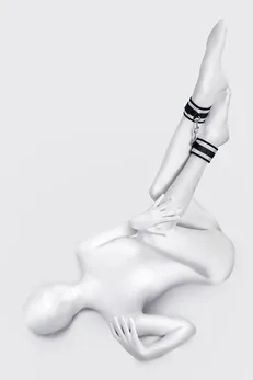 Ponoji Anonimo, poliester, srebro, 28,5 cm