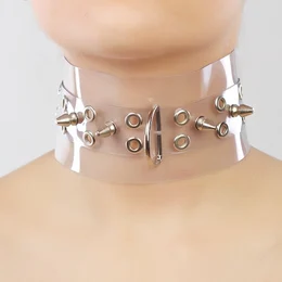 Prozirna ogrlica sa šiljcima