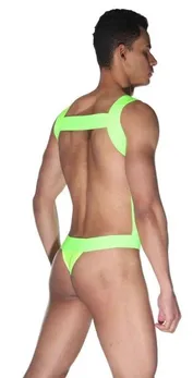 Moderan muški bodi na širokim naramenicama