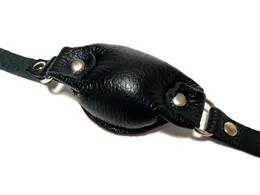 Crni kožni geg na kaiševima sa kopčom