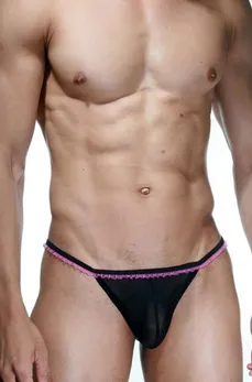 Crne tange sa ružičastim ruffleom