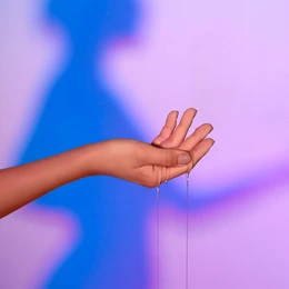 Съедобное согревающее массажное масло love me tender strawberry с ароматом клубники .