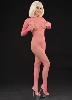 Ružičasti mrežasti kombinezon sa prelepim vezicama na leđima