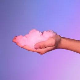 Массажная хрустящая пенка tickle my body strawberry с ароматом клубники .