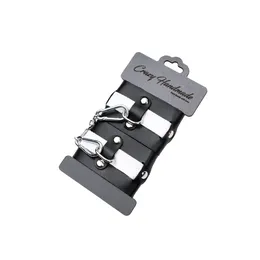 Crno-bele kožne lisice