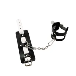 Crno-beli kožni okovi