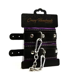 Lisice zaobljene sa mekom ljubičastom oblogom