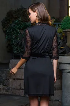 Spektakularni kratki ogrtač sa čipkastim rukavima