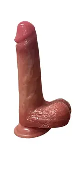 Dildo sa efektima vibracije i penetracije -