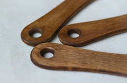 Bdsm šlepalka padl drvena