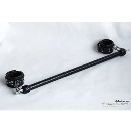 Bdsm vezivo u kožnoj pletenici