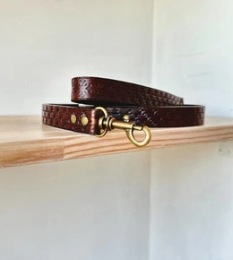 Reljefni kožni povodac