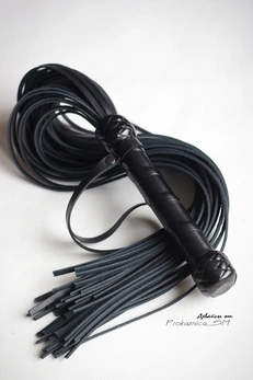 Pletka: Flogger bdsm