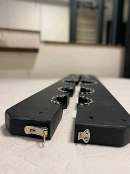 Tematske BDSM drvene okove lisice