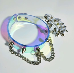 Ogrlica Choker holografski sa šiljcima i lancem za zabavu vinil