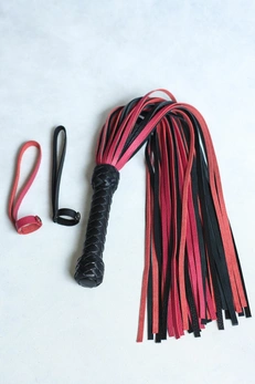 Pleteni flogger ružičasto-crni 50 repova od 55cm