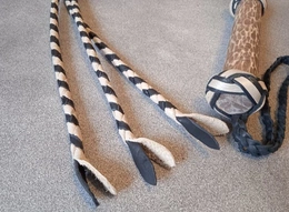 Pletenica: mačka sa 3 repa šah