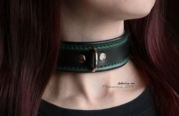 Ogrlica: čoker od kože