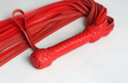 Pleteni flogger crveni 50 repova od 55cm