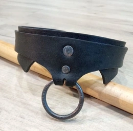 Ogrlica od čokera sa prstenom od prave kože