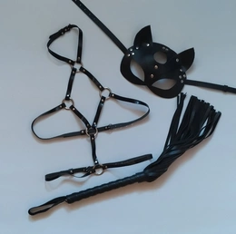 Maska, portupea, garteri, pletenica, lisice, Choker