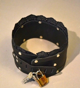 BDSM ogrlica sa čipkom na bravi (Šifra: p2991)