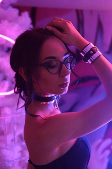 Ogrlica. Čoker. Ogledalo kože