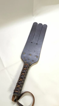 Pletka: Padl, spanker, šlepalka