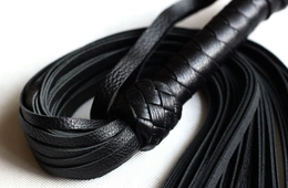 Pletenica flogger Crna 40 repova od 50 cm