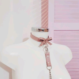 Čoker sa mašnom sa prstenom sa povodcem lanac ružičasta ogrlica bdsm koža