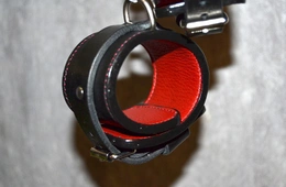 BDSM lisice od kože