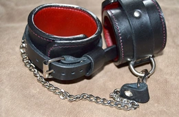 BDSM lisice od kože