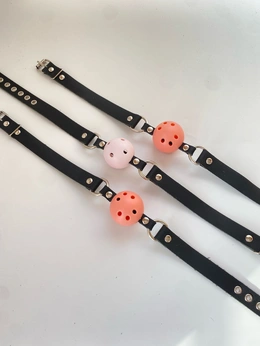 Lopta za geg (plastika), Fetiš