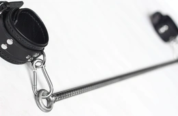 Bdsm odstojnik svih veličina za fixiranje je posebno jak