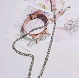 Čoker sa mašnom sa prstenom sa povodcem lanac ružičasta ogrlica bdsm koža