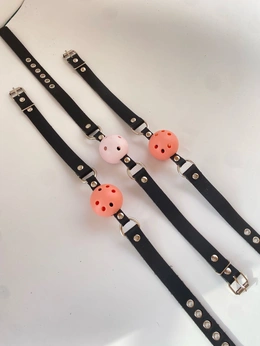 Lopta za geg (plastika), Fetiš