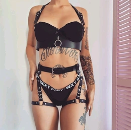 Garteri sa lisicama od prave kože. Različite boje. Podvezice