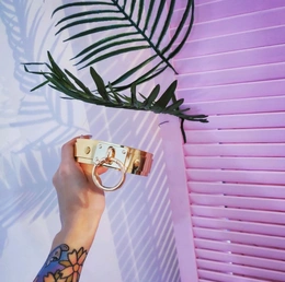 Ogrlica od kožne ogrlice sa zlatnim prstenom od prave kože za zabavu