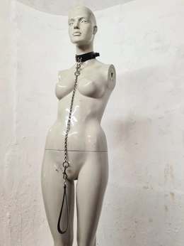 Ogrlica sa povodcem (crna koža)