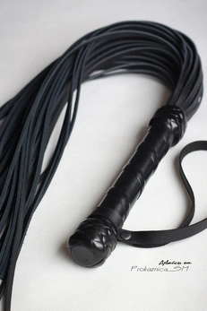 Pletka: Flogger bdsm