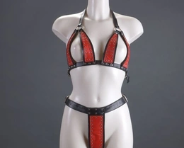 Komplet prsluka i gaćice od prave kože