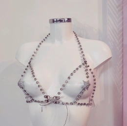 Prozirni prsluk sa kamenim rhinestones-om kink parti izgled