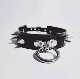 Choker ogrlica sa prstenom i šiljcima od vinila za zabavu fotografisanje