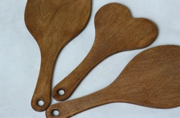 Bdsm šlepalka padl drvena