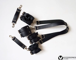 Lisice na rukama i nogama